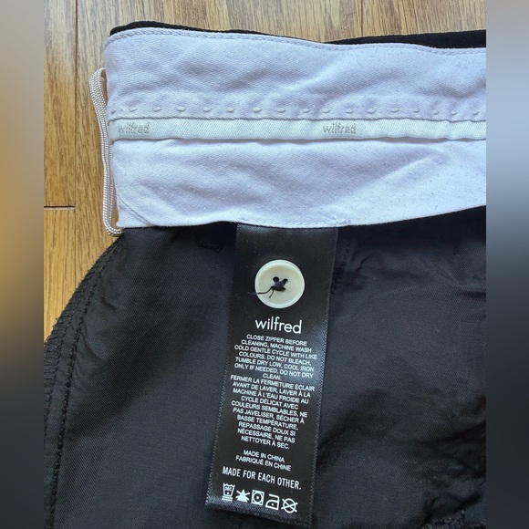 Aritzia Effortless Pants in Crepette Black Size 4 High Rise - Picture 10 of 15